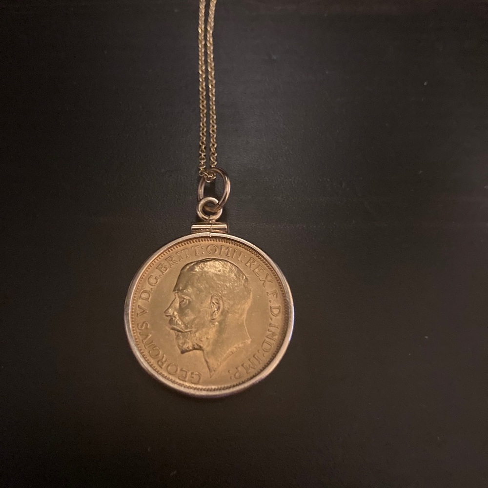 SOLD-Coin Necklace, 1918 British Sovereign Gold Coin - Picture 4 of 5